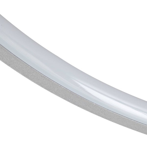 Nahaufnahme eines gebogenen LED-Profils aus Aluminium mit Kunststoff-Abdeckung.