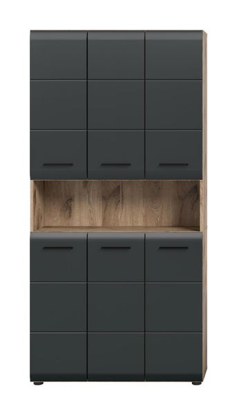 Hoher Schrank mit dunkelgrauen Fronten, Holzkorpus in Eichenoptik und offenem Fach in der Mitte.