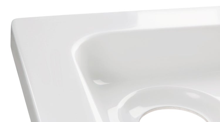 Detailansicht einer eckigen Duschwanne aus Sanitärkeramik oder Acryl