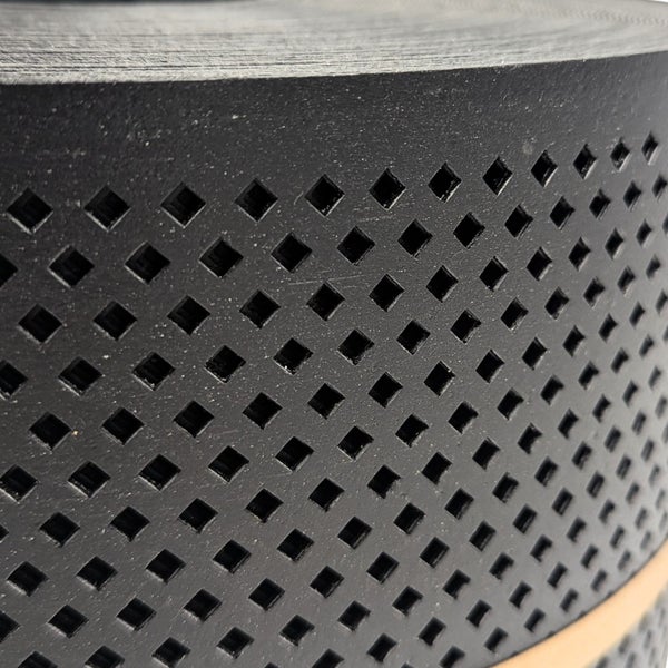 Nahaufnahme eines perforierten Lüftungsbandes