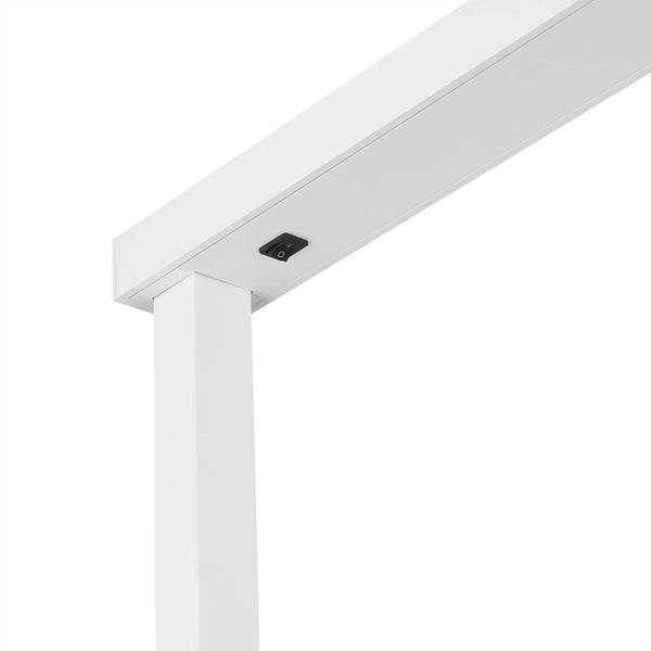 Nahaufnahme eines weißen Rahmens mit einem schwarzen Wippschalter an der Unterseite.