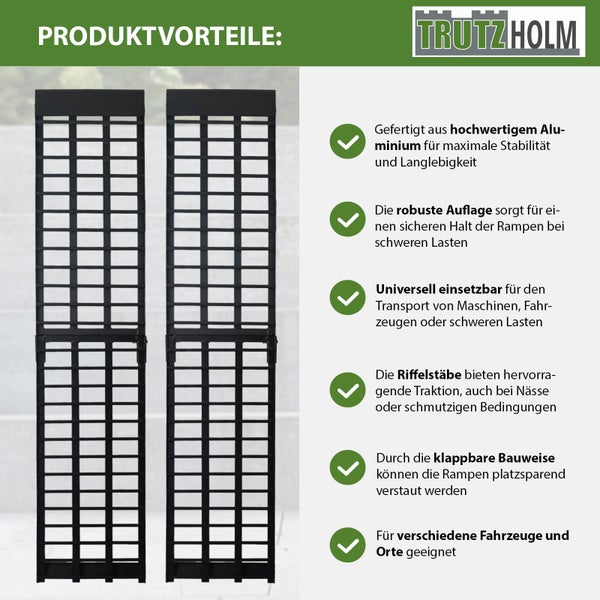 Wohnzimmer mit modernem Deckenspot und Kamin