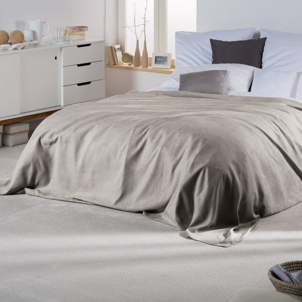 Beautissu Romantica Tagesdecke Wildleder Optik 210x280cm Hellgrau