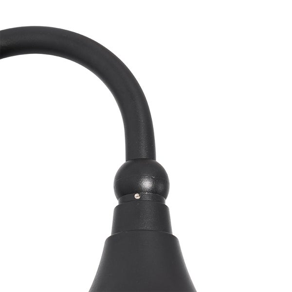 Detailansicht einer schwarzen Außenwandleuchte mit gebogenem Arm und Schraubverbindung.
