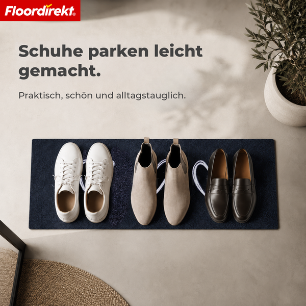 Fußmatte von Floordirekt mit drei Paar Schuhen in einem Flur