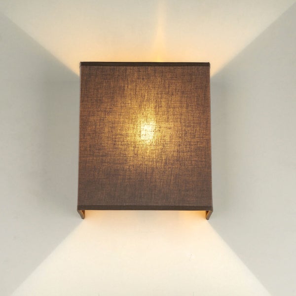 Quadratische Wandleuchte mit Stoffschirm für Innenräume