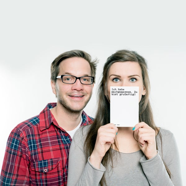 Mr. & Mrs. Panda Postkarte Ich habe nachgemessen. Du... - Weiß