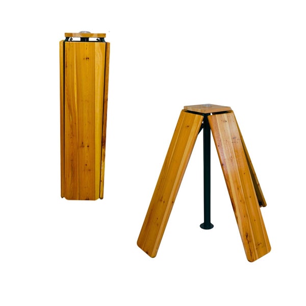 Holzhocker zusammengeklappt und auseinandergeklappt