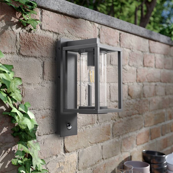 Lucande Wandlampe aussen mit Bewegungsmelder, Aussenwandleuchte spritzwassergeschützt IP44 1xE27 max. 60W ohne Leuchtmittel Außenleuchte
