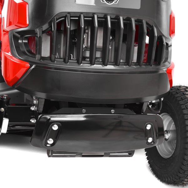 Detailansicht der Vorderseite eines Rasentraktors mit schwarzem Kühlergrill und Stoßstange.