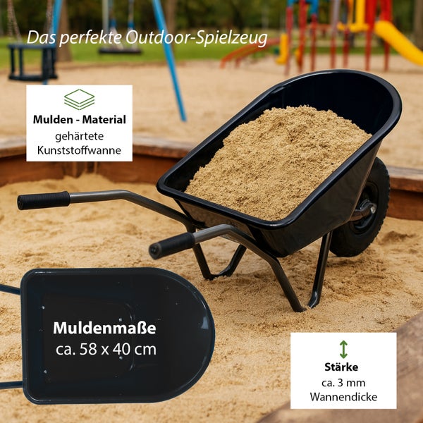 Schwarze Schubkarre mit Sand für den Außenbereich