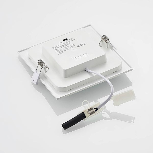 Quadratisches LED-Einbaupanel in Weiß mit Montagefedern und Anschlusskabel, 12 Watt, IP44.