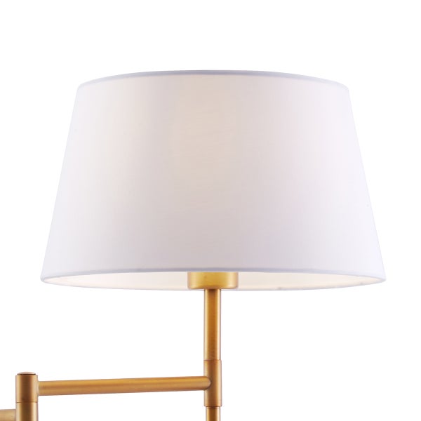 Detailaufnahme einer Stehlampe mit Stoffschirm