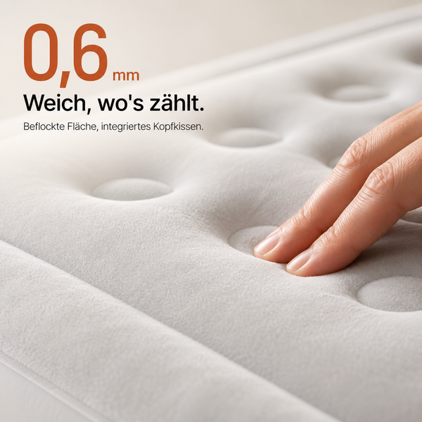 Nahaufnahme einer Hand auf der weichen, 0,6 Millimeter beflockten Oberfläche eines Luftbetts mit integriertem Kopfkissen.