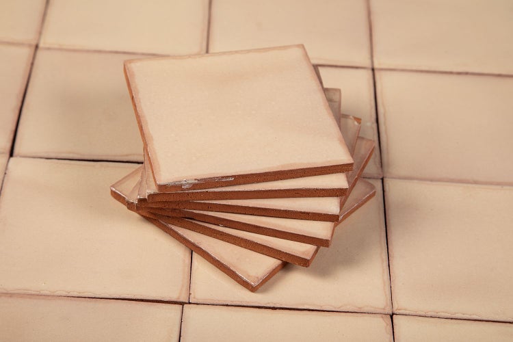 Stapel Keramikfliesen