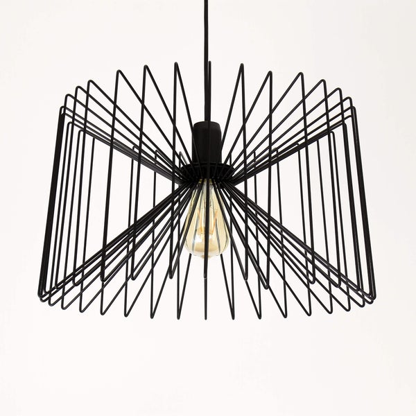 Pendelleuchte mit geometrischem Lampenschirm und Glühbirne