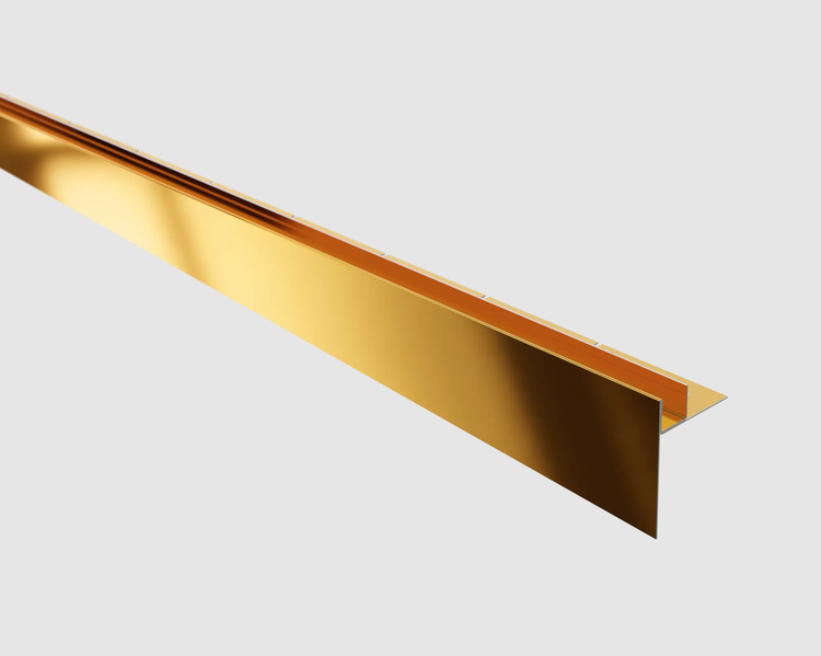 Goldfarbenes Fliesenkantenprofil aus Aluminium in L-Form für dekorative Kantenabschlüsse.