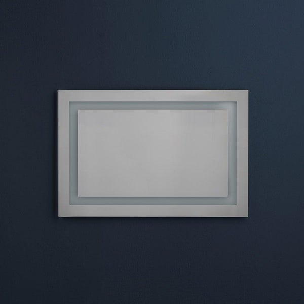 Rechteckige LED-Wand- oder Deckenleuchte aus Metall in Silber mit zweistufigem Rahmendesign.