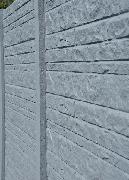 Betonzaun mit Steinoptik