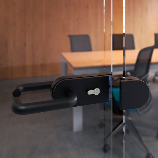 Schlosskasten mit Drücker für Glastüren in einem modernen Büro
