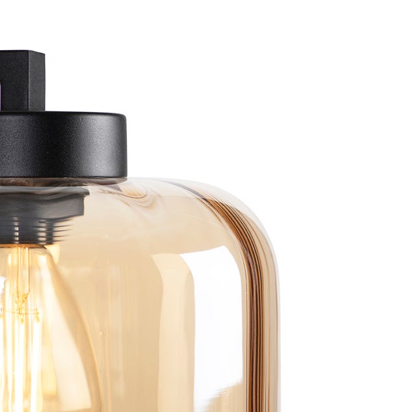 Detailaufnahme einer Wandleuchte mit Glaskörper