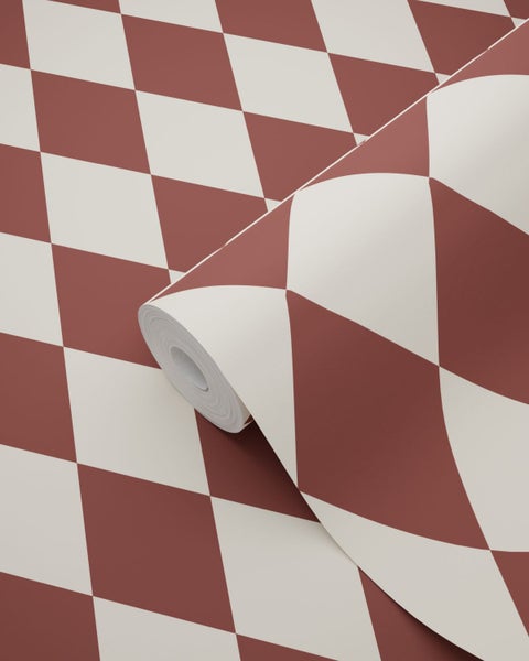Tapete mit Rautenmuster in Rotbraun und Creme, Vliestapete mit geometrischem Harlekin-Muster.