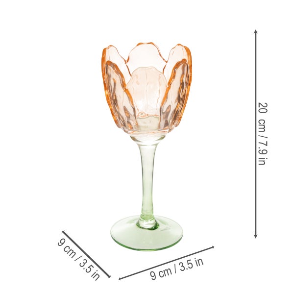 Blumenförmiger Teelichthalter aus Glas auf einem Stiel mit den Maßen 20 Zentimeter Höhe und 9 Zentimeter Durchmesser.