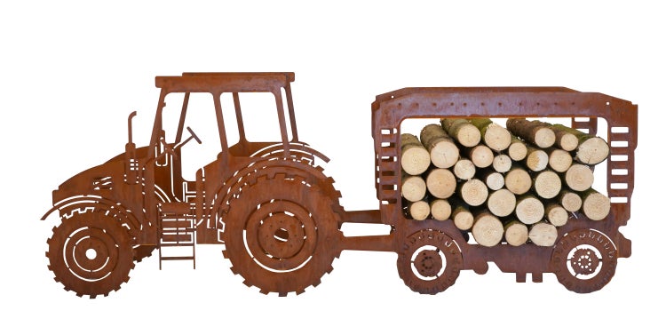 Kaminholzregal in Traktor-Form mit Anhänger aus Metall, befüllt mit Holzscheiten.