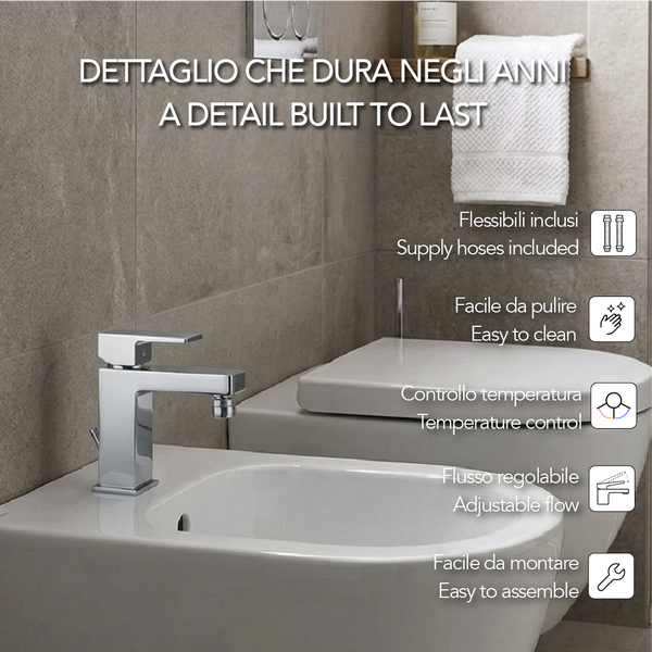 Moderne Bidet-Armatur aus Chrom auf einem weißen Bidet. Funktionen: Temperaturregelung, verstellbarer Wasserfluss, pflegeleicht und einfache Montage.