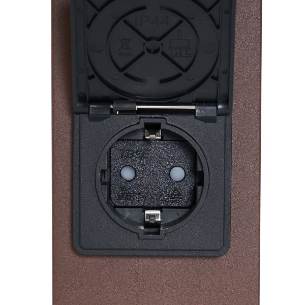 Außensteckdose mit Klappdeckel, Schutzart IP44, Schutzkontakt-Steckdose in Braun und Schwarz.