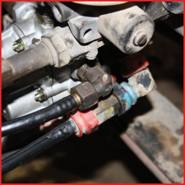 Seitenschneider mit roten Griffen