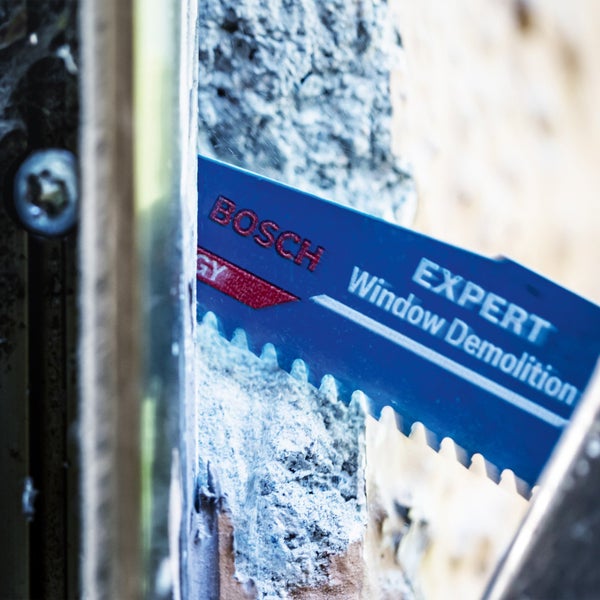 Bosch Expert Fenstersägeblatt in Anwendung