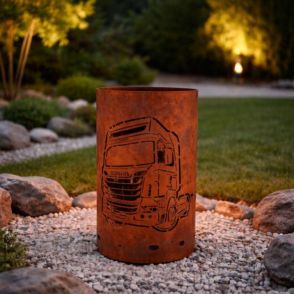 Feuersäule aus Stahl mit Scania-Motiv für den Außenbereich