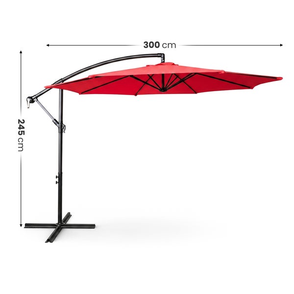 Roter Ampelschirm mit schwarzem Kreuzfußständer, Durchmesser 300 Zentimeter, Höhe 245 Zentimeter.