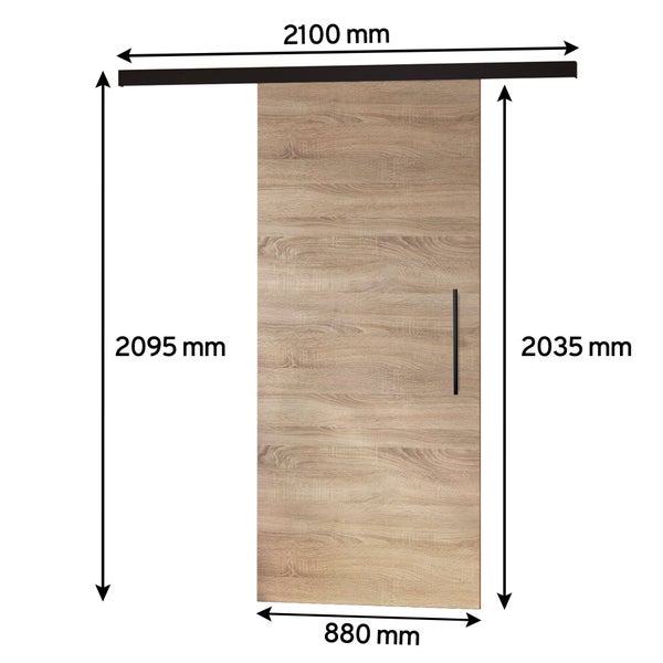 Schiebetür in heller Holzoptik mit schwarzem Griff und Laufschiene inklusive Maßen 2095 Millimeter Höhe und 2100 Millimeter Breite.