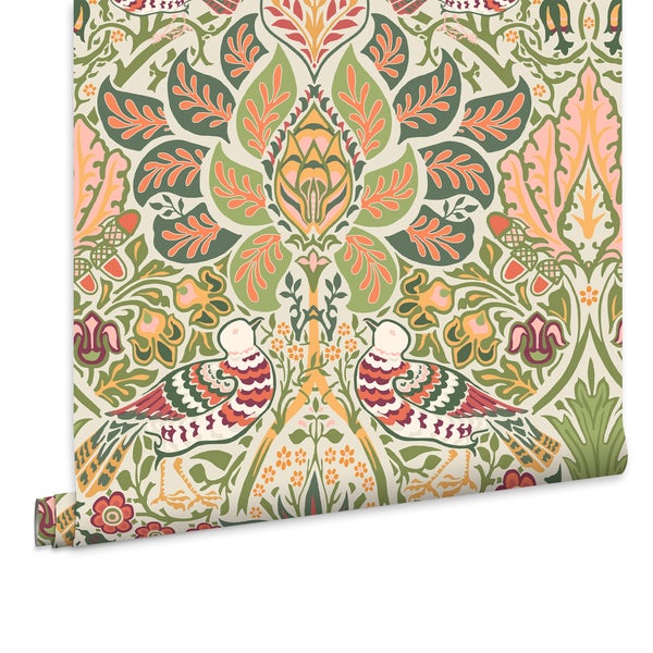 Tapete mit floralem Muster und Vogelmotiven im Stil von William Morris
