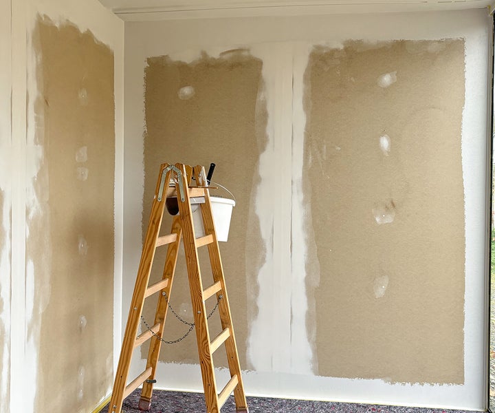 Kolorat Tiefgrund – Grundierung Wand Spezielle Grundierung für Wandflächen im Innen- und Außenbereich, reguliert die Saugfähigkeit der Oberfläche, verfestigt den Untergrund für den nachfolgenden Anstrich mit Wandfarbe, auf Basis von feinteiligem Reinacryl