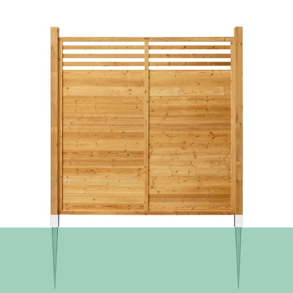 Holzsichtschutz mit horizontalen Latten und Bodenbefestigung
