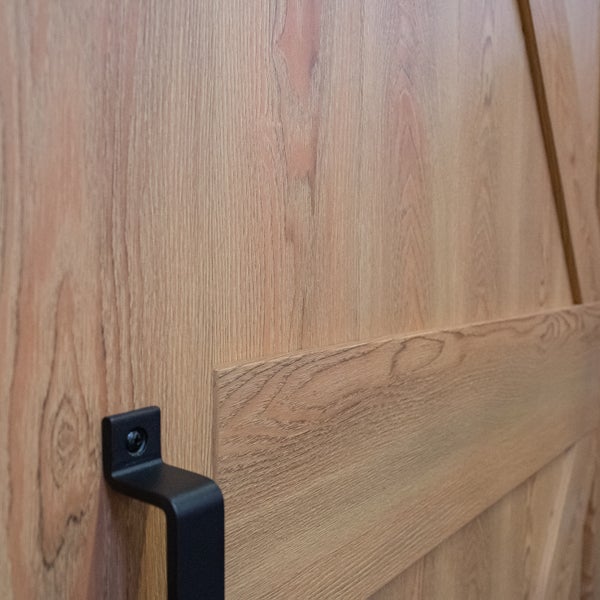 Holzschiebetür Komplettset Scheunentor Oak verschiedene Größen offene Laufschiene schwarz 35mm -  900x2150mm