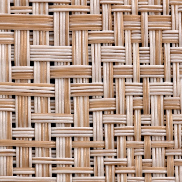 Demontierte Deckenleuchte zur einfachen Glühbirnenwechslung