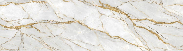 Wand- und Bodenfliese in Marmoroptik mit markanten goldfarbenen Adern.