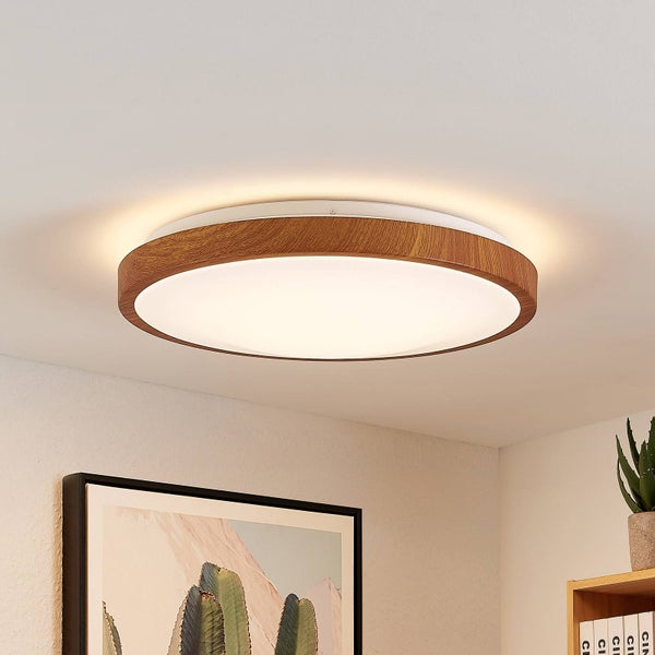 Runde LED-Deckenleuchte mit Rahmen in Holzoptik und weißem Diffusor, flaches Design.