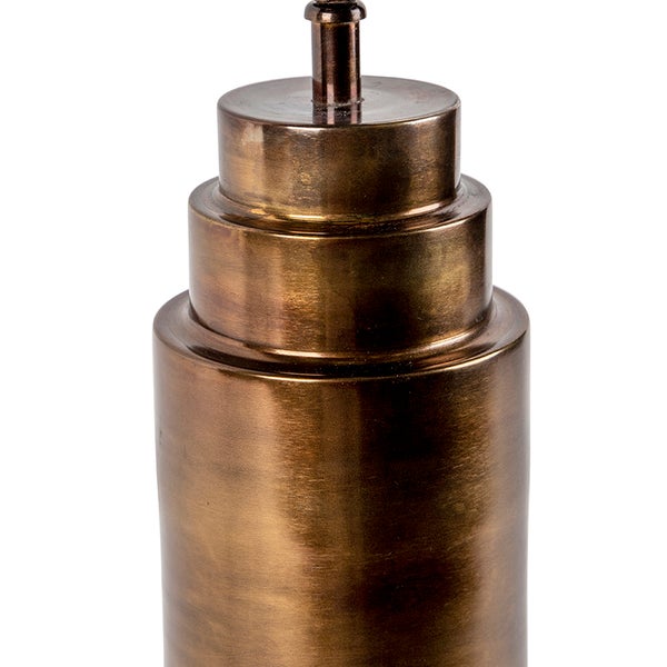 Nahaufnahme einer bronzefarbenen Lampe