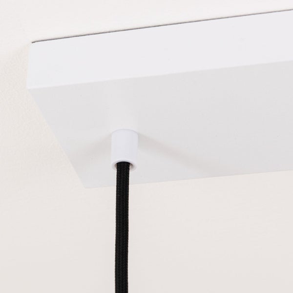 Deckenhalterung einer Lampe mit Textilkabel