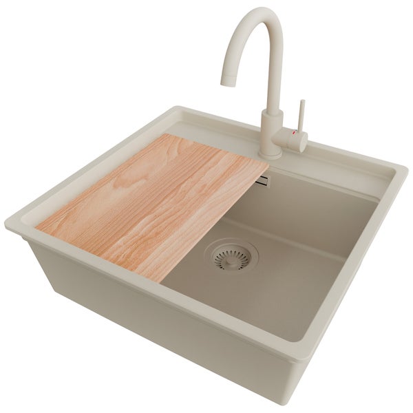 Spültisch mit Wasserhahn und Schneidebrett