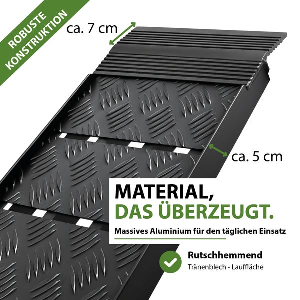 Robuste Auffahrrampe aus Aluminium mit rutschhemmender Tränenblech Oberflache, geeignet für den täglichen Einsatz.