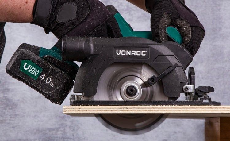 VONROC Akku-Kreissäge Power 20V, Komplettset mit 1x 4.0Ah Akku, Schnellladegerät, Sägeblatt, Parallelführung und Aufbewahrungstasche