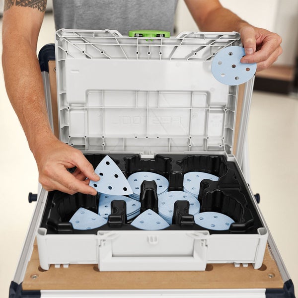 Schleifscheiben verschiedener Formen in einem Sortimentskasten