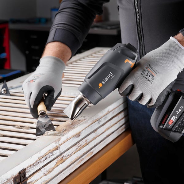 Bosch Akku mit Logos von Flymo, Husqvarna, Kübler Workwear, Perfectpro, Ledvance, Gardena, Gloria, Wagner, Rapid und Steinel