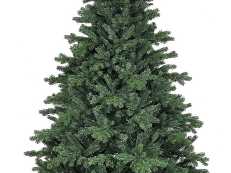 Künstlicher Tannenbaum mit dichten Zweigen für eine weihnachtliche Dekoration